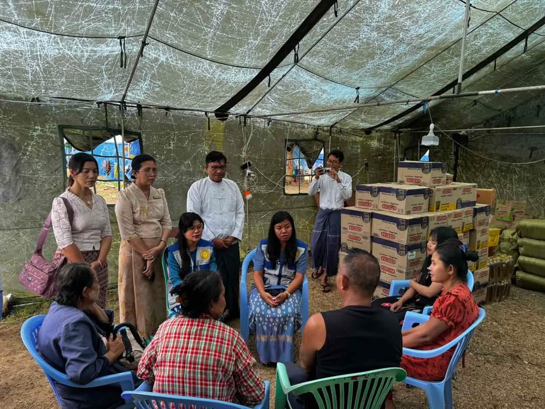 ပြည်ထောင်စုနယ်မြေ၊ နေပြည်တော်အတွင်း ငလျင်ဘေးကြောင့် ယာယီရွှေ့ပြောင်းနေထိုင်ရာ စခန်းများရှိ ပြည်သူများအား လူမှုရေးနှင့်စိတ်ပိုင်းဆိုင်ရာ အထောက်အပံ့ဖြစ်စေရန် နှစ်သိမ့် ဆွေးနွေးပညာပေးလုပ်ငန်းများကို ဆောင်ရွက်လျက်ရှိ